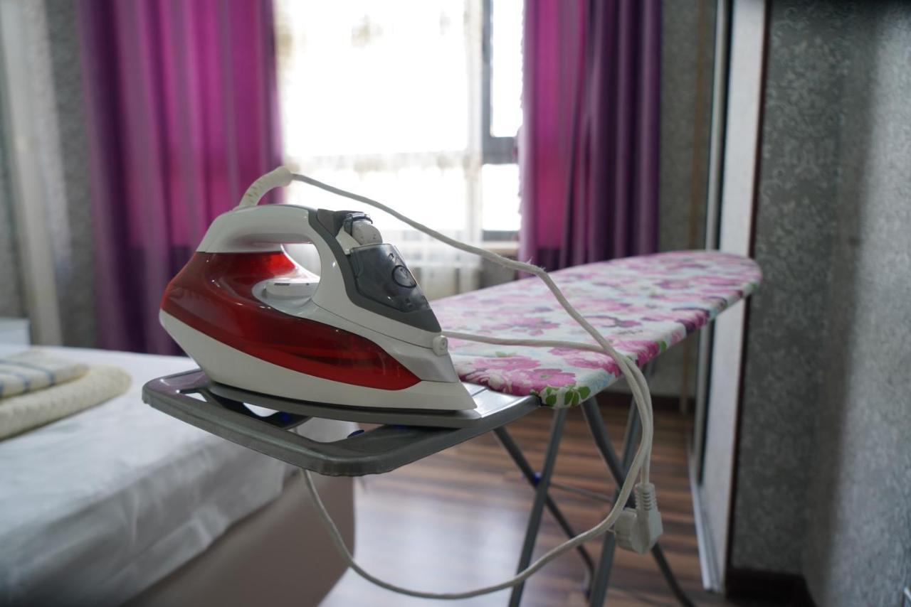 Nice And Comfortable Apartment In The Downtown Of Bichkek Extérieur photo
